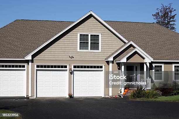 Casa Nova Unidade - Fotografias de stock e mais imagens de Alfalto - Alfalto, Distrito Residencial, Edifício residencial