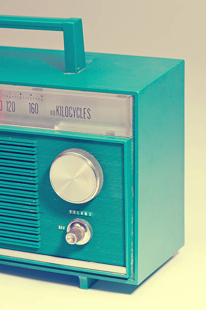 istock Vintage Radio 185324074
