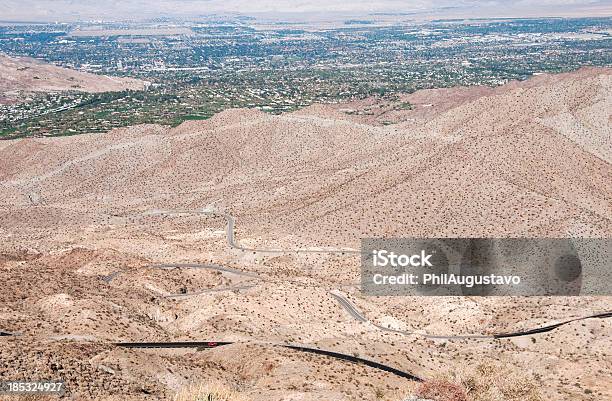 曲線を描く Road から峠を南カリフォルニアでの谷 - アスファルトのストックフォトや画像を多数ご用意 - アスファルト, アメリカ西部, カリフォルニア州