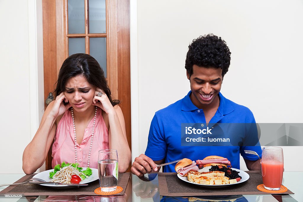 Ela é uma dieta, mas que pode comer tudo - Royalty-free 20-24 Anos Foto de stock