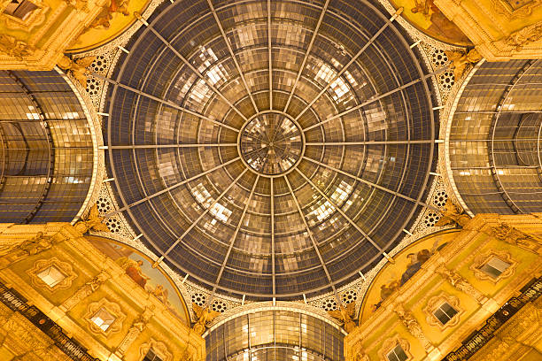 cúpula da galeria vittorio emanuele ii na noite, milão, itália - dome milan italy architectural feature italy imagens e fotografias de stock