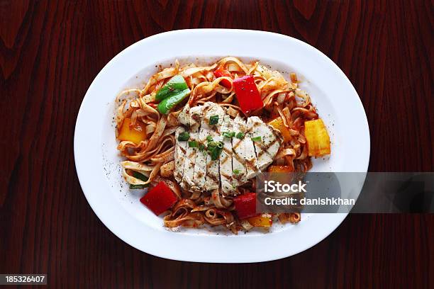 Cajun Pasta Con Pollo Alla Griglia Seno E Oli - Fotografie stock e altre immagini di Carne di pollo - Carne di pollo, Arrosto - Cibo cotto, Cucina Cajun