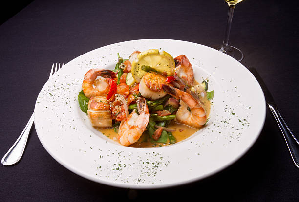 istock Seafood Scampi and White Wine 185326866