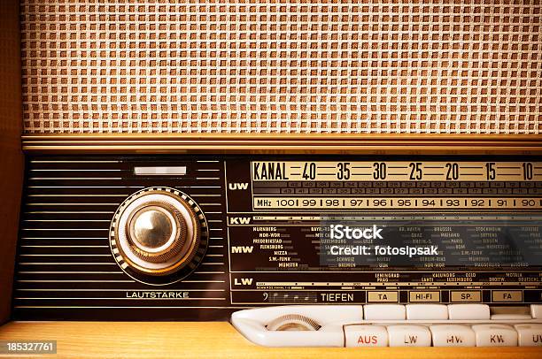 Retro Rádio - Fotografias de stock e mais imagens de Rádio - Aparelhagem de Áudio - Rádio - Aparelhagem de Áudio, Estilo retro, 1970-1979