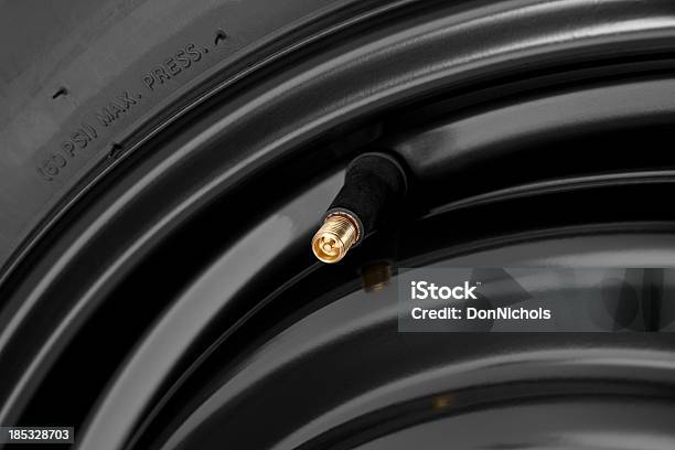 차량 타이어 공기밸브 밸브에 대한 스톡 사진 및 기타 이미지 - 밸브, 타이어, 공기밸브