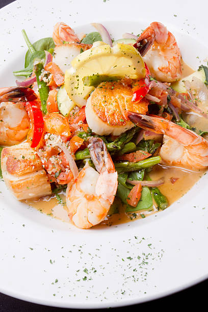 istock Seafood Scampi and White Wine 185328726