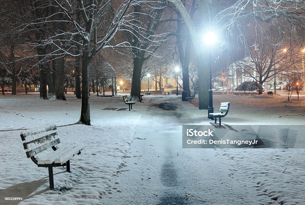 Cold hiver nuit - Photo de Banc public libre de droits