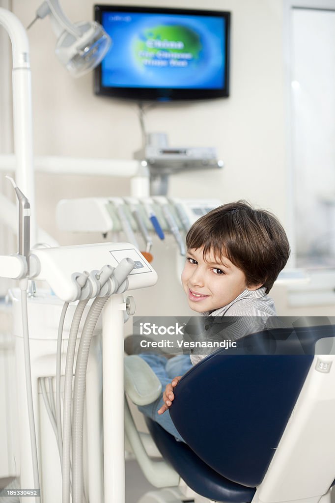 Rapaz engraçado, em Consultório Dentário - Royalty-free Criança Foto de stock