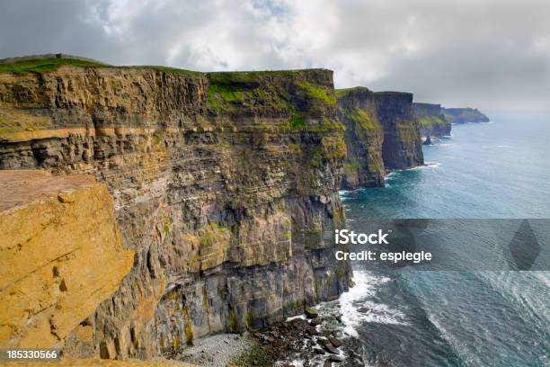 Klify Moher Irlandia - zdjęcia stockowe i więcej obrazów Bez ludzi - Bez ludzi, Cud natury, Fotografika