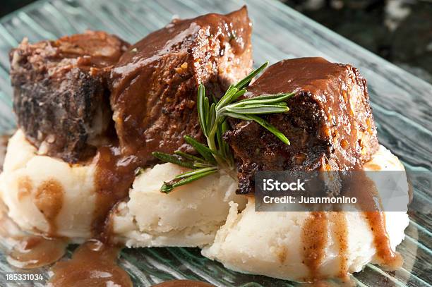 牛カルビ - ショートリブのストックフォトや画像を多数ご用意 - ショートリブ, ジャガイモ料理, 牛肉