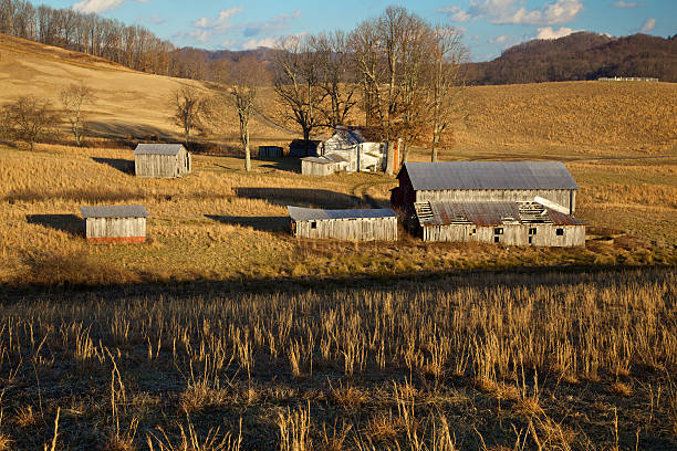 istock Homestead In Winter Light 185332040