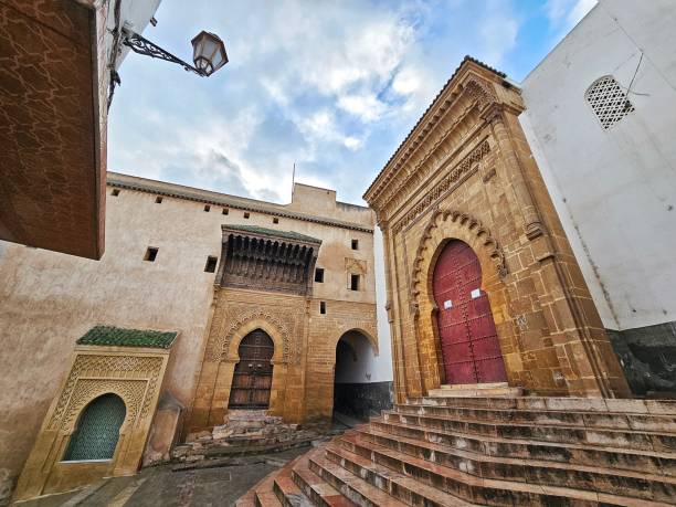 door of the mosque and madrassa of the medina of salé in morocco - salé city imagens e fotografias de stock