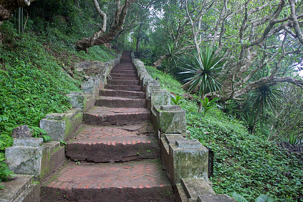 istock Stairs to Mount Phousi 185366942