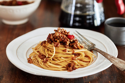 spaghetti with spicy mince sauce