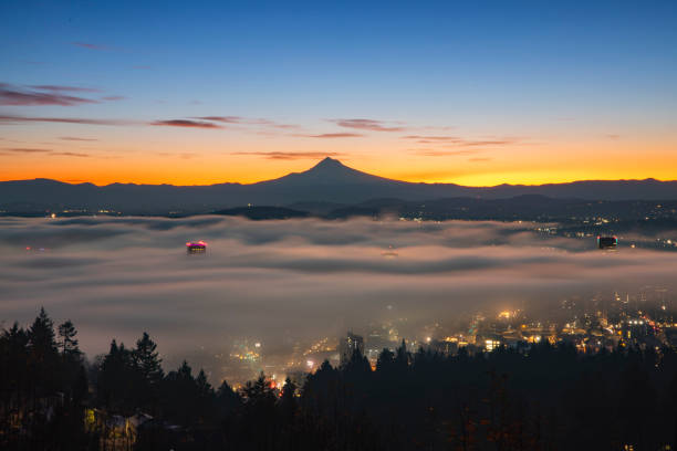 istock Pre-dawn over Portland, Oregon 1853861146