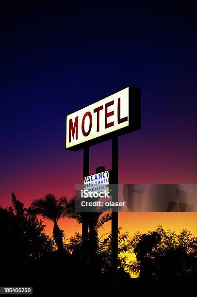ホテルの看板にサンセットの木 - サンタモニカのストックフォトや画像を多数ご用意 - サンタモニカ, 広告, あこがれ