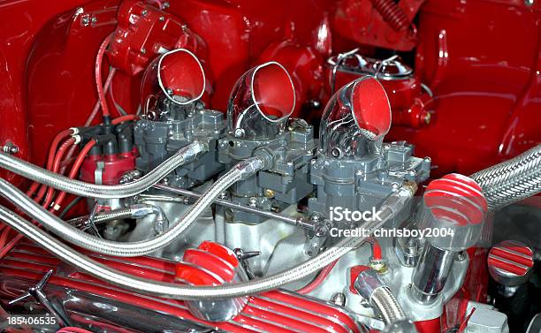 Closeup View Of Red Motor Con Cables Foto de stock y más banco de imágenes de 1930-1939 - 1930-1939, Anticuado, Carburador