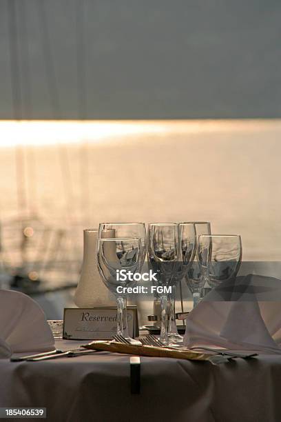 Cena Fuori - Fotografie stock e altre immagini di Yacht - Yacht, Ristorante, Bicchiere