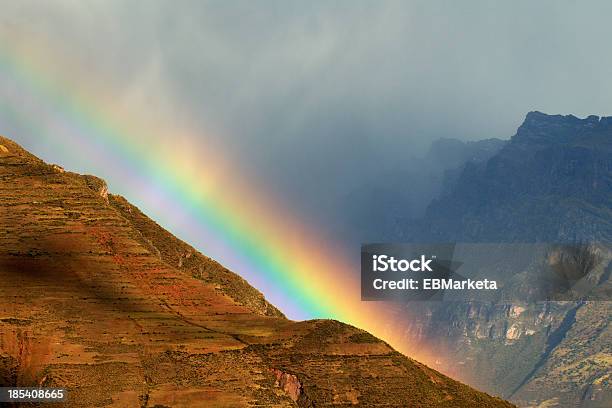 Photo libre de droit de Les Montagnes Rainbow banque d'images et plus d'images libres de droit de Arc en ciel - Arc en ciel, Chaîne de montagnes, Cordillère des Andes