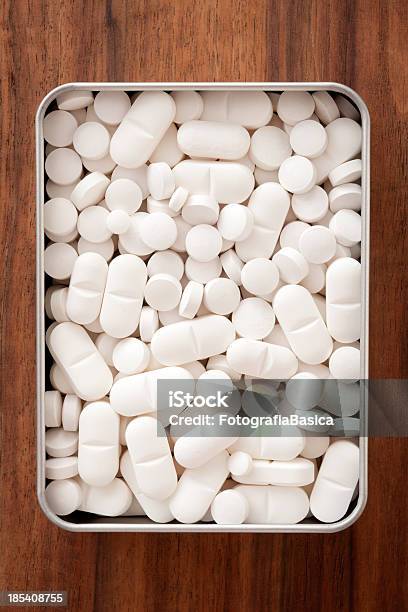 ホワイトの薬ボックス - 箱のストックフォトや画像を多数ご用意 - 箱, 缶, 豊富