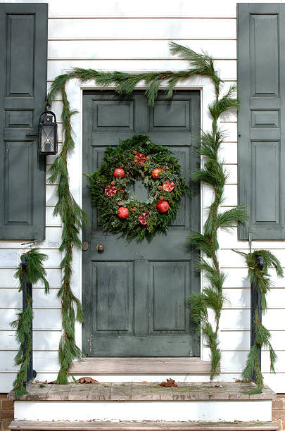 istock Old Fashioned Christmas Door Decor 185408898