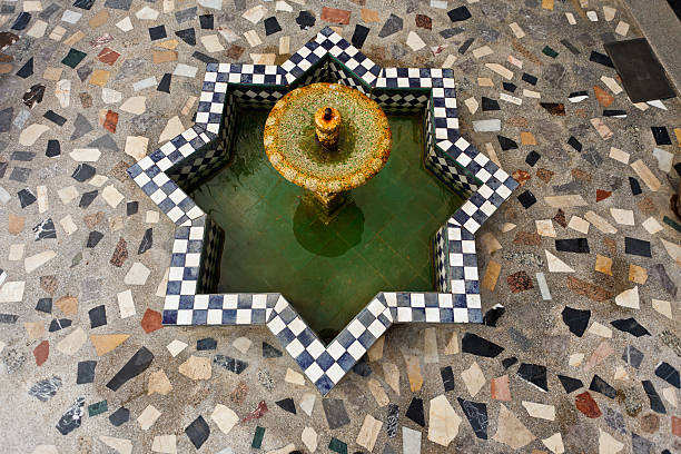 vista aérea de mosaico fuente de agua en forma de estrella - heath ceramics fotografías e imágenes de stock