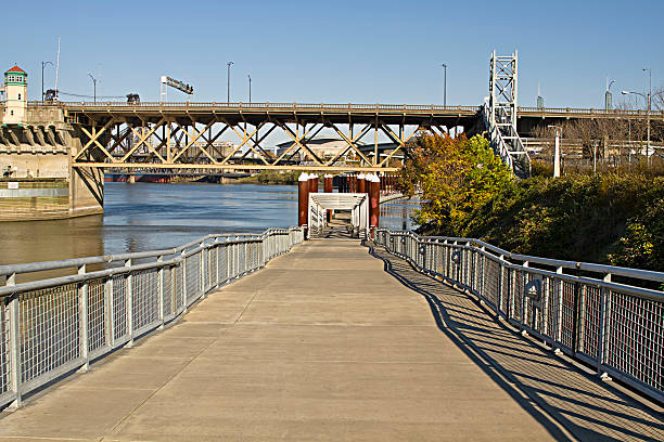 istock Cyclist and Pedestrian Path by Willamette River 185425300