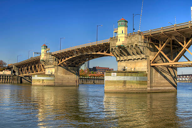 istock Burnside Bridge Over Willamette River Portland Oregon 185425312