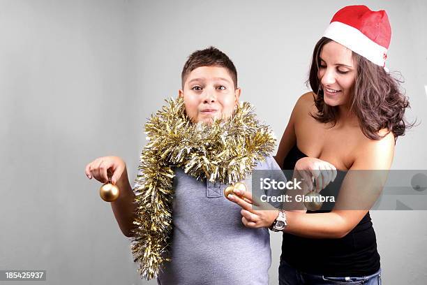 Natale - Fotografie stock e altre immagini di Adulto - Adulto, Assistenza, Cappello