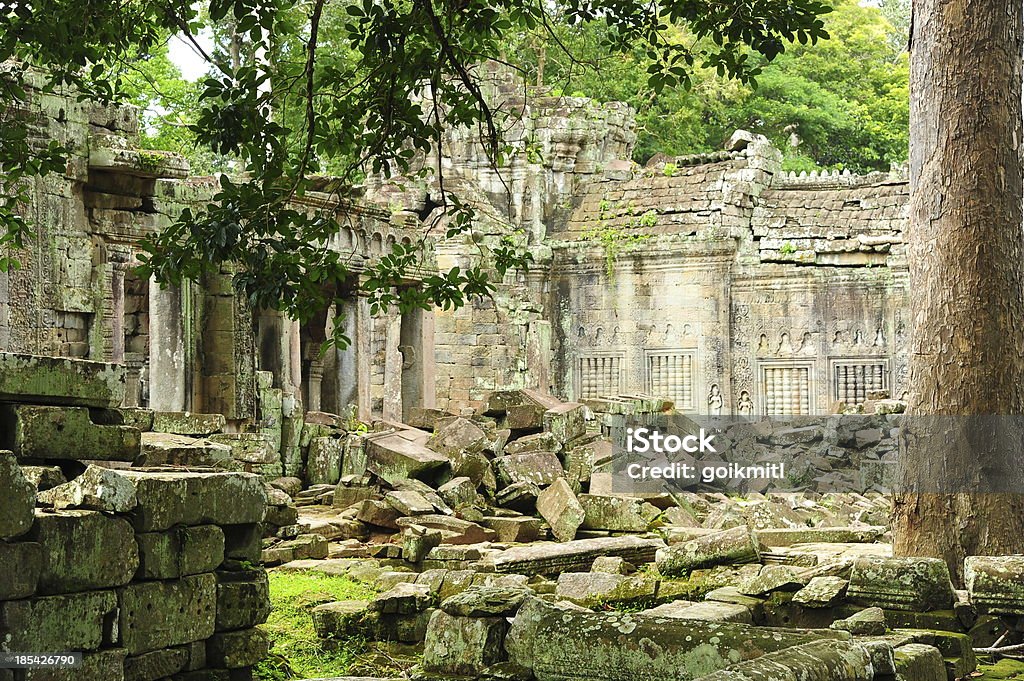 Angkor antica tempio di Angkor Thom in Cambogia - Foto stock royalty-free di Albero