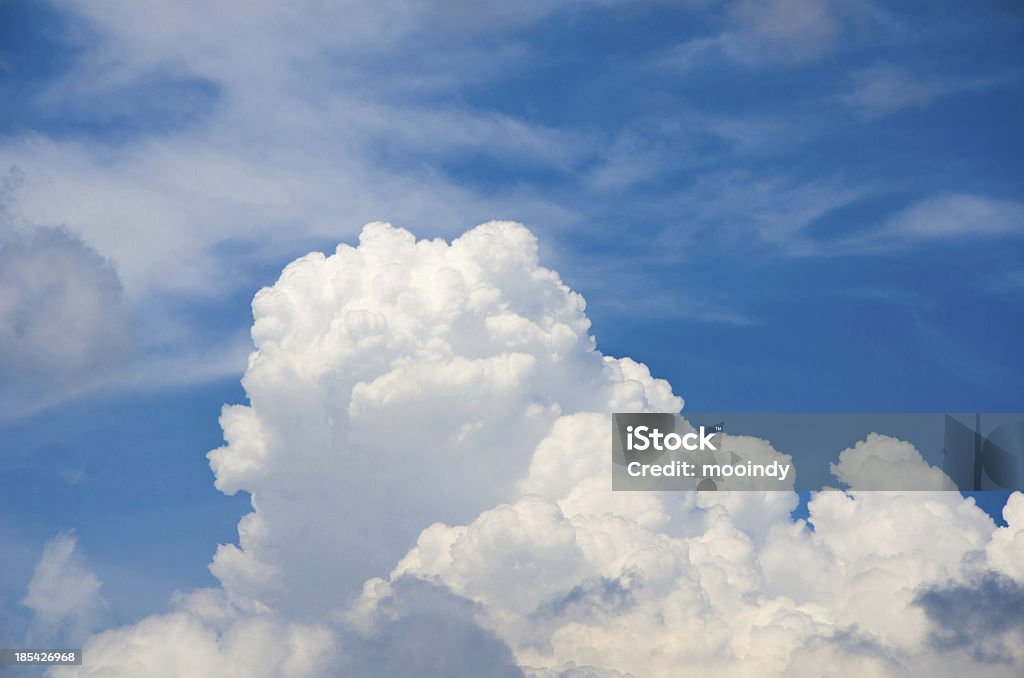 Wolken und schön sauber Himmel - Lizenzfrei Biegung Stock-Foto