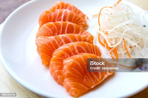Salmão Fresco Sashimi - Fotografias de stock e mais imagens de Alimentação Saudável - Alimentação Saudável, Branco, Carne
