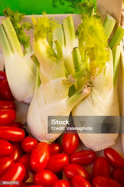 Anisee Funcho E Tomate No Mercado - Fotografias de stock e mais imagens de Alimentação Saudável - Alimentação Saudável, Anis, Ao Ar Livre