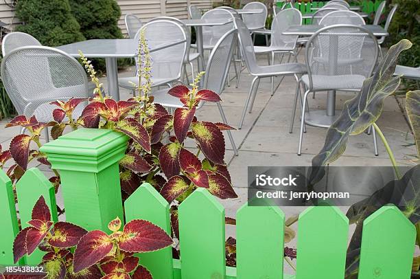 Ristorante Allaperto - Fotografie stock e altre immagini di Ambientazione esterna - Ambientazione esterna, Cibo, Coleo