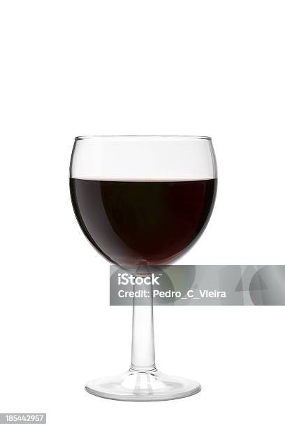 Vinho Tinto Em Vidro - Fotografias de stock e mais imagens de Branco - Branco, Copo, Copo de Vinho