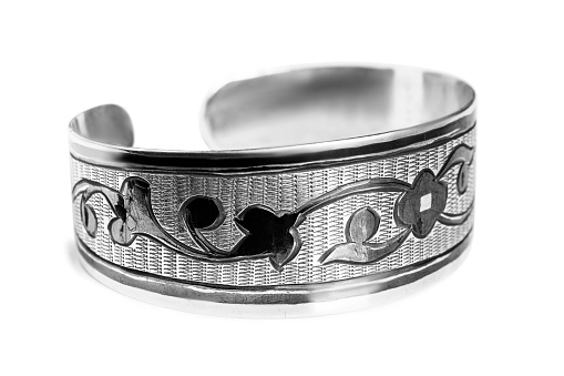 Diamond Gold Bracelet with Oval Shape for Women