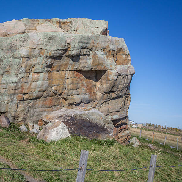 istock Okotoks Erratic - The Big Rock 185449844