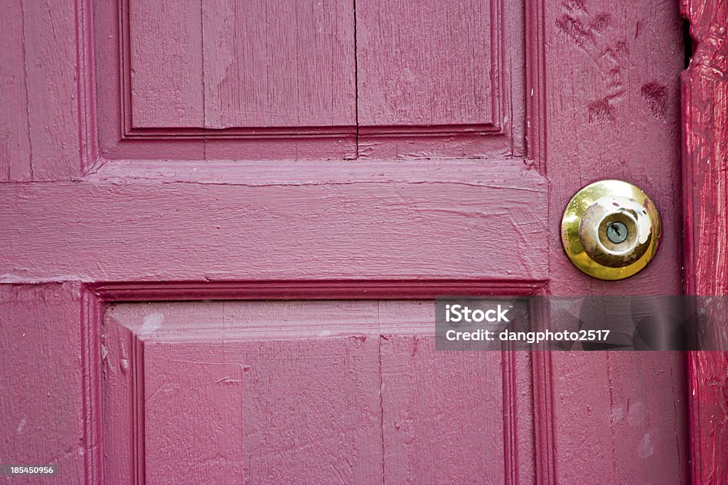 Maçaneta de porta sobre vermelho - Foto de stock de Aço royalty-free
