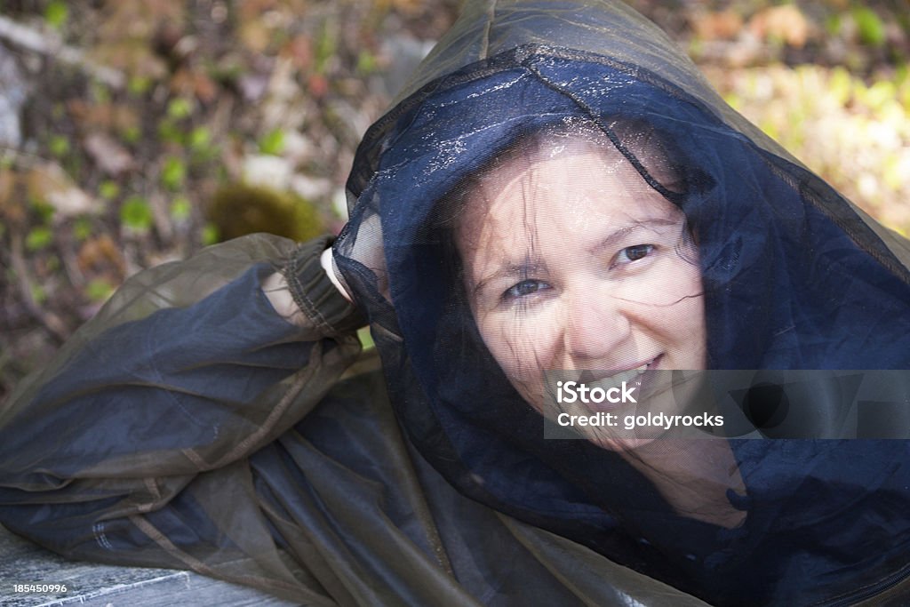 Jeune femme porte bug de la capuche - Photo de Adulte libre de droits