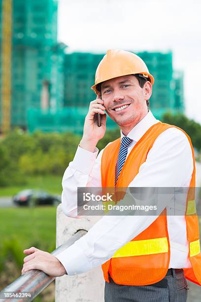 Comunicação Pelo Telefone - Fotografias de stock e mais imagens de A usar um telefone - A usar um telefone, Adulto, Adulto maduro