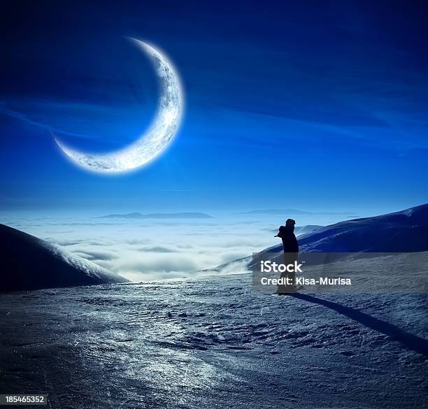 Fantastyczne Zimowy Krajobraz Z Piękny Księżyc - zdjęcia stockowe i więcej obrazów Narciarstwo - Narciarstwo, Światło, Narta