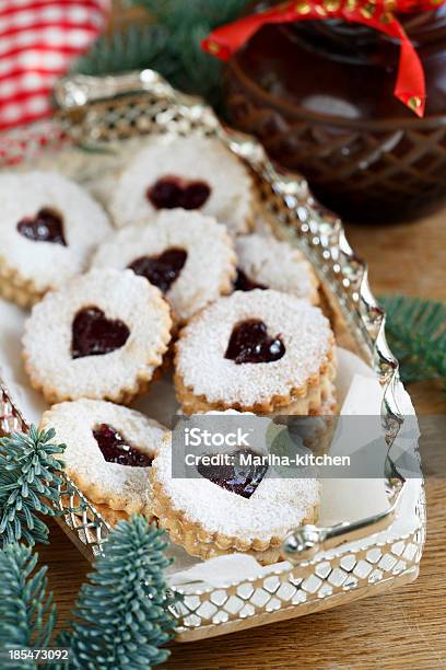 Linzer Wycięcia Cookie - zdjęcia stockowe i więcej obrazów Bez ludzi - Bez ludzi, Biały, Boże Narodzenie