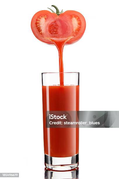 Jugo De Tomate Foto de stock y más banco de imágenes de Bebida - Bebida, Blanco - Color, Comida sana