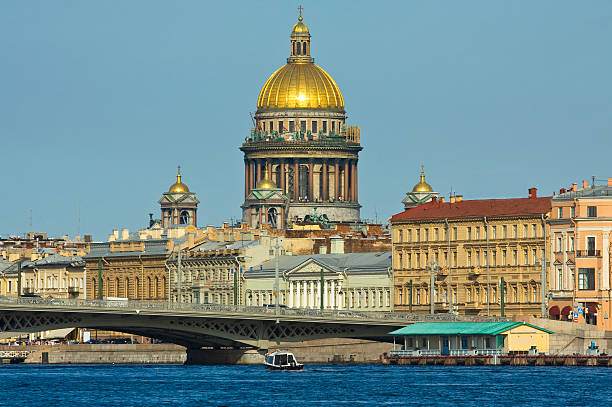 istock Saint Isaac cathedral, St. Petersburg 185500002
