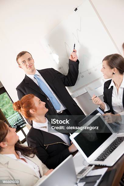 Seminario De Negocios Foto de stock y más banco de imágenes de Adulto - Adulto, Adulto joven, Agarrar