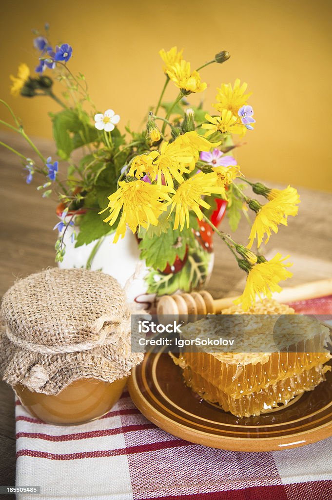 Ancora la vita con honeycombs - Foto stock royalty-free di Agricoltura