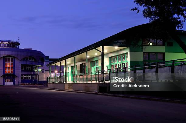 Noc Train Station - zdjęcia stockowe i więcej obrazów Architektura - Architektura, Bez ludzi, Budynek z zewnątrz
