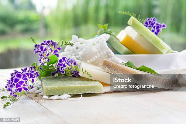 Farbige Seifeflakes Stockfoto und mehr Bilder von Aromatherapie - Aromatherapie, Badezimmer, Bathroom