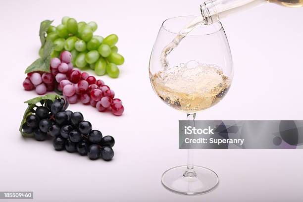 따르다 와인 유리 0명에 대한 스톡 사진 및 기타 이미지 - 0명, 과일, 기포