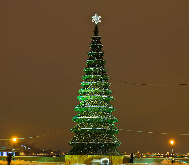 istock Christmas tree, St. Petersburg 185509623
